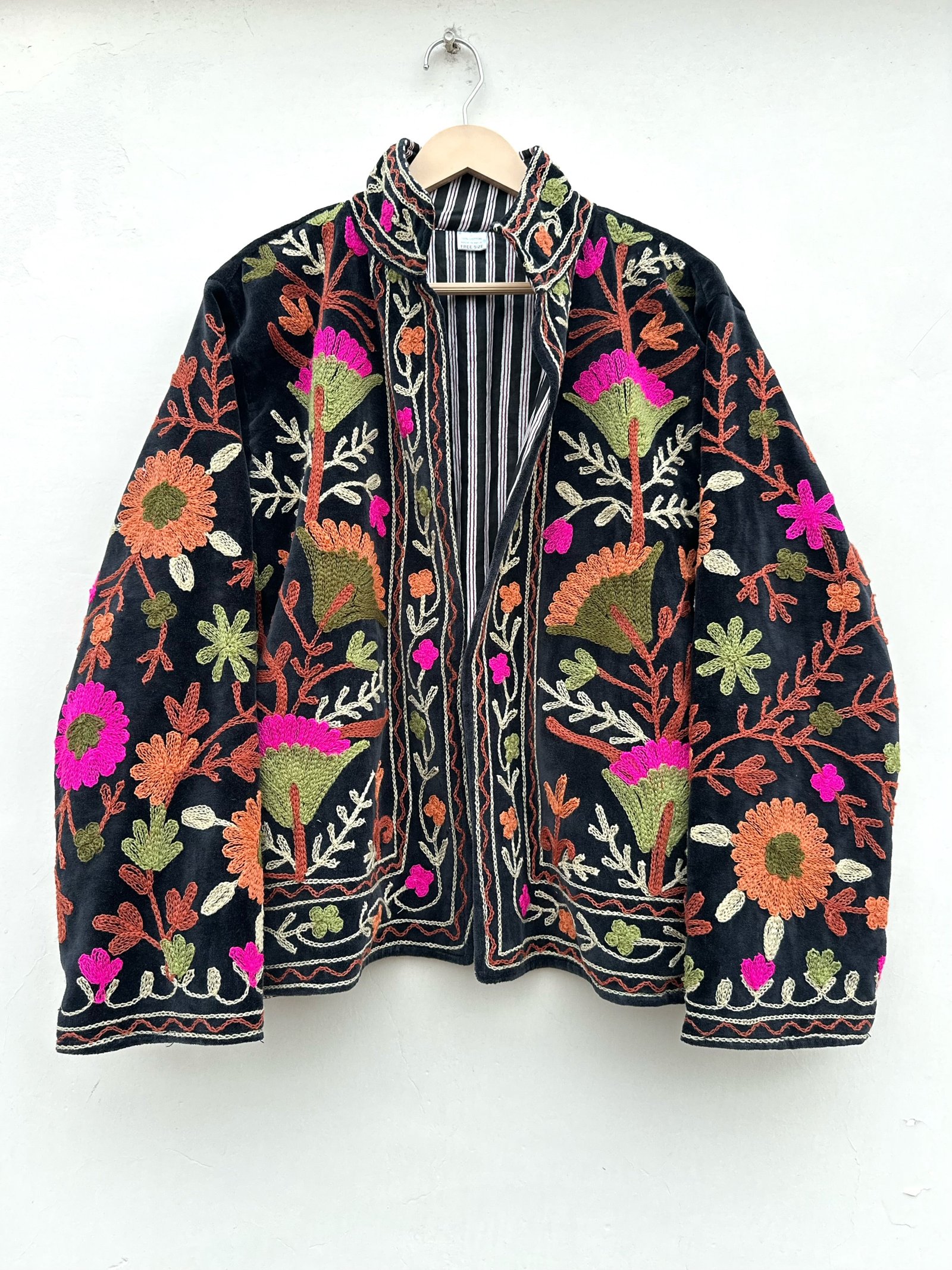 Black Floral Embroidered Velvet Jacket