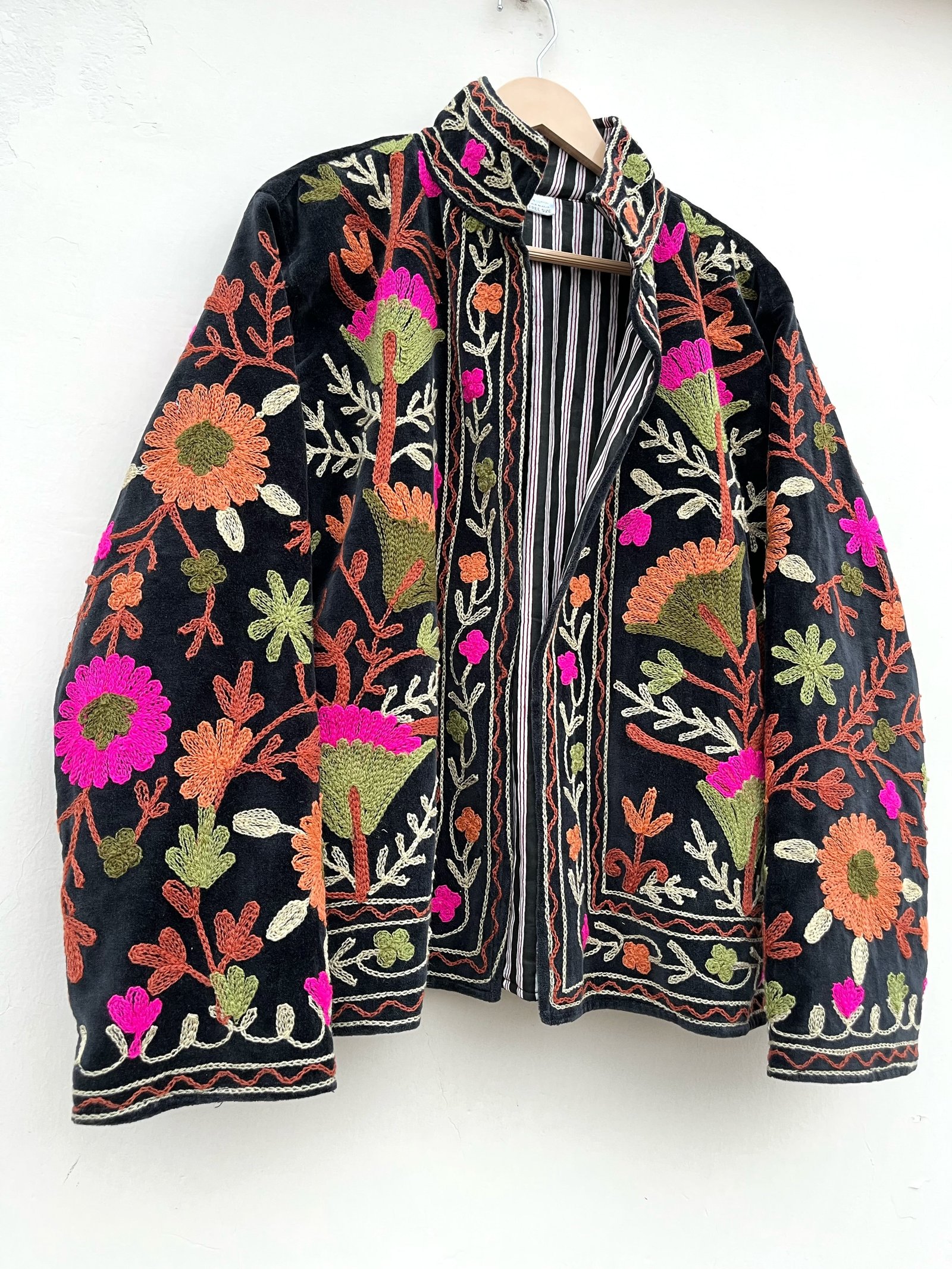Black Floral Embroidered Velvet Jacket