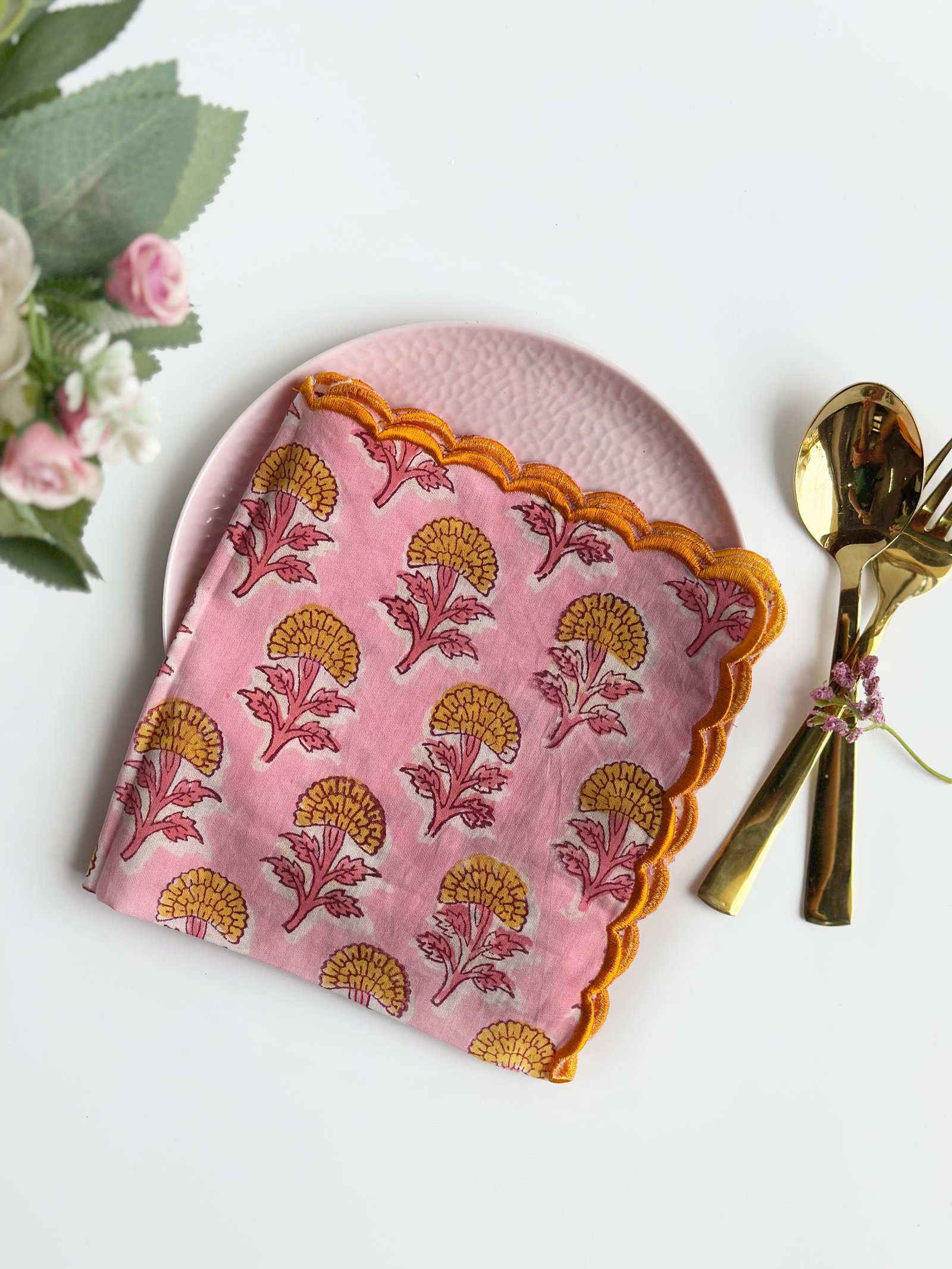 Blush Bloom Scalloped Napkin (set of 6)